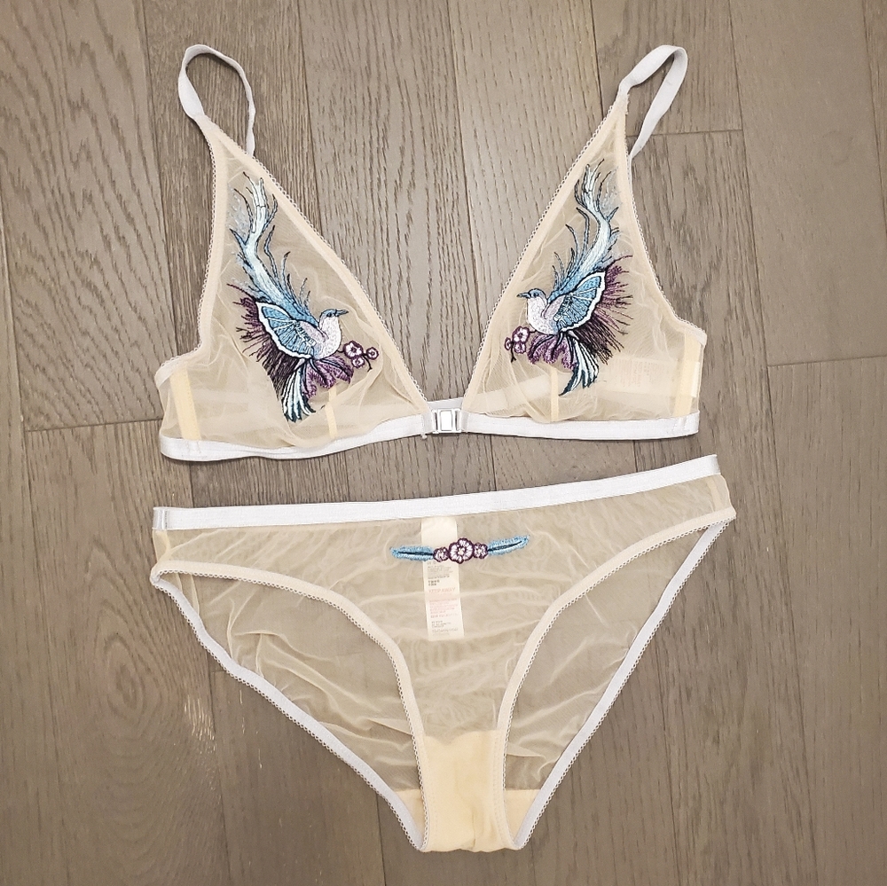 🕊Embroidered Hummingbird Bra Set